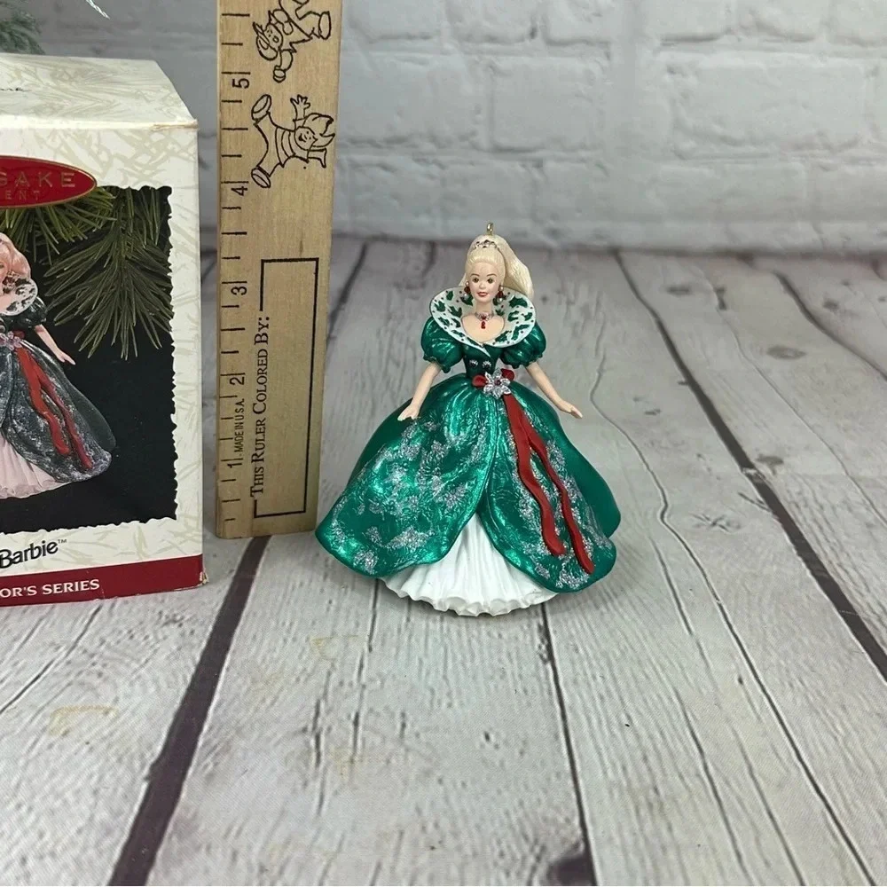 Vintage holiday Barbie hallmark Keepsake Ornament 1995 collector's series